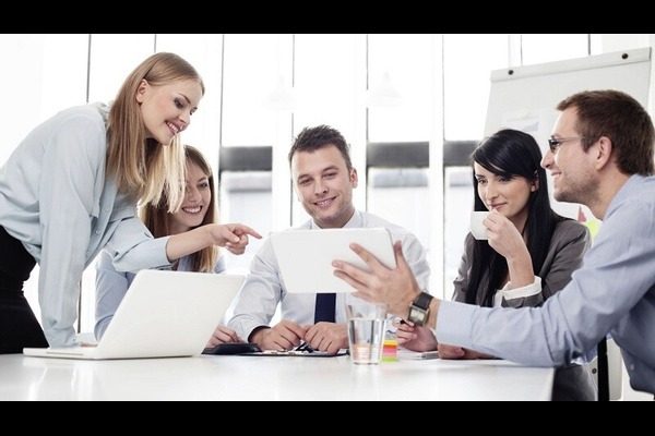 Làm sao để tự tin giao tiếp - Khám phá 5+ tuyệt chiêu cải thiện sự tự tin khi giao tiếp